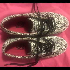Vans Shoes Size 7
